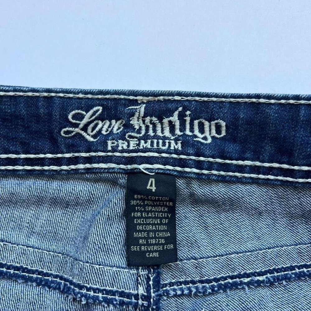 Y2K Love Indigo Low Rise Capris with Angel Wing Embellished Pockets - Picture 4 of 6